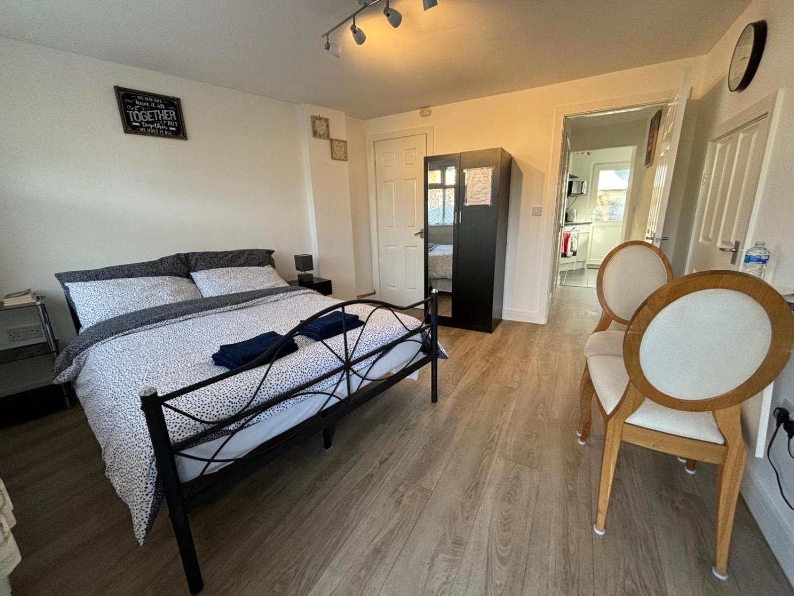 Modern & Cozy Gem - 10Min To City Center - Parking Γιορκ Εξωτερικό φωτογραφία