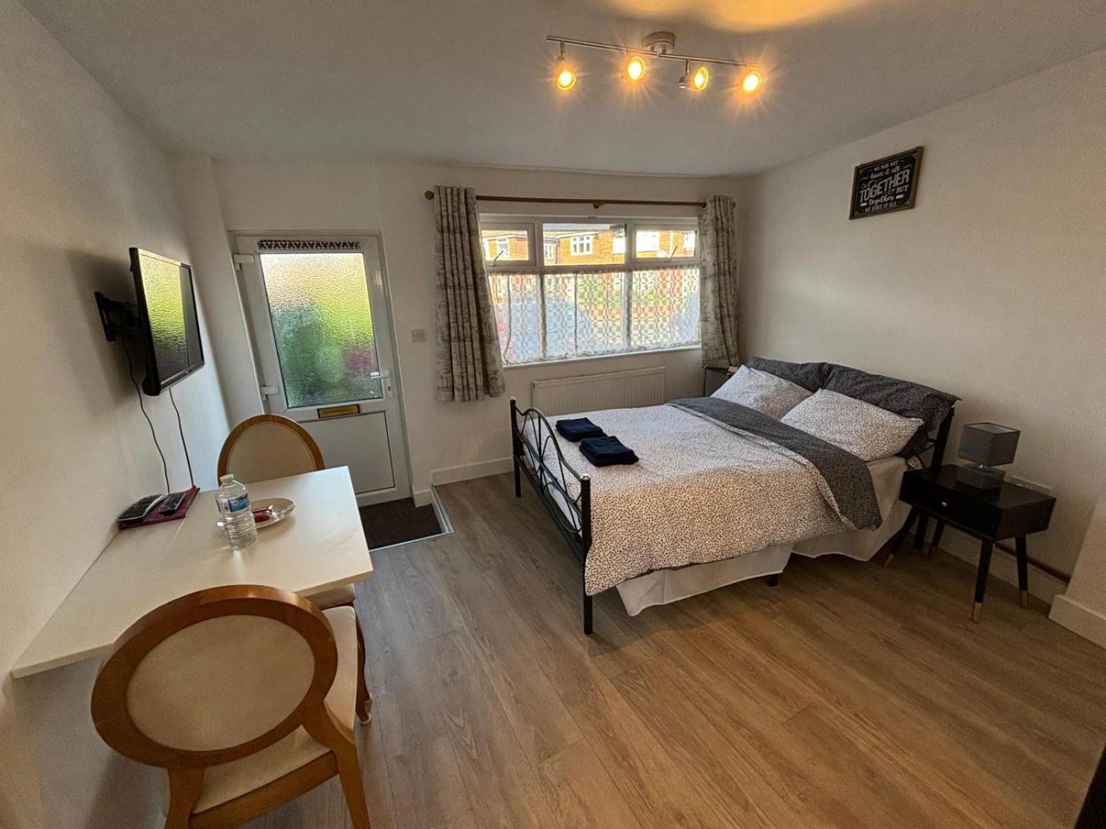 Modern & Cozy Gem - 10Min To City Center - Parking Γιορκ Εξωτερικό φωτογραφία